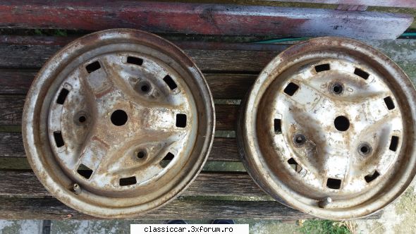 Vand diverse piese Dacia si altele - Jante Canada, '84 cu orificiul central - Vanzari  piese si accesorii
