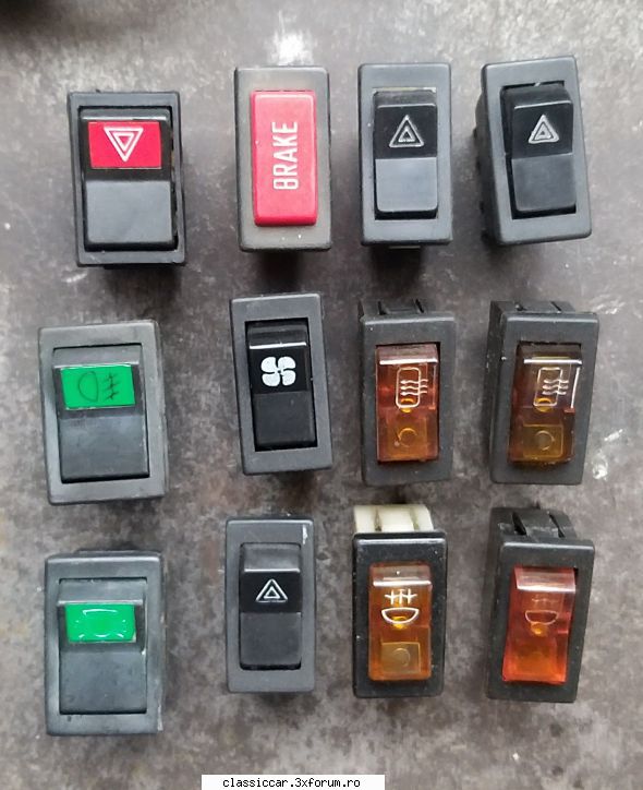 Vand diverse piese Dacia si altele - Intrerupatoare - 10 lei buc - Vanzari  piese si accesorii