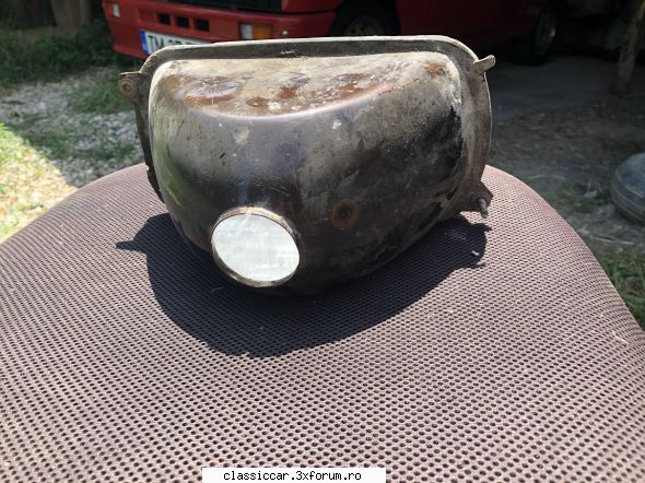 Vand far Dacia 1300 starea din imagine - mirel vicaru - Vanzari  piese si accesorii
