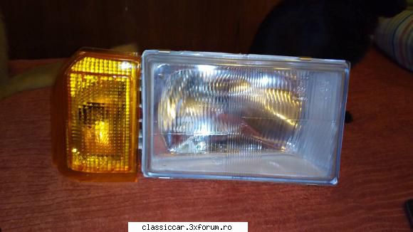 Vand faruri noi Cn 1 - Vand pereche faruri dacia cn1+ o semnalizatoare - Vanzari  piese si accesorii
