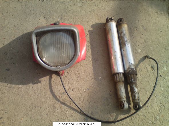 Vand faruri/stopuri Lada 2103[1500] - Far mobra 60 lei,2 amortizoare mobra 60 - Vanzari  piese si accesorii