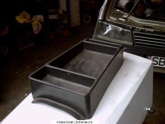 Vand motoare....si altele - Consola Ford Escort din lei - Vanzari  piese si accesorii