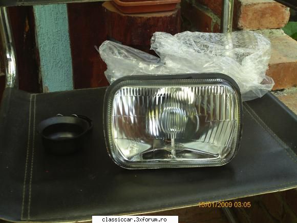 Vand motoare....si altele - Faruri fiat 126,127 noi 150 lei - Vanzari  piese si accesorii