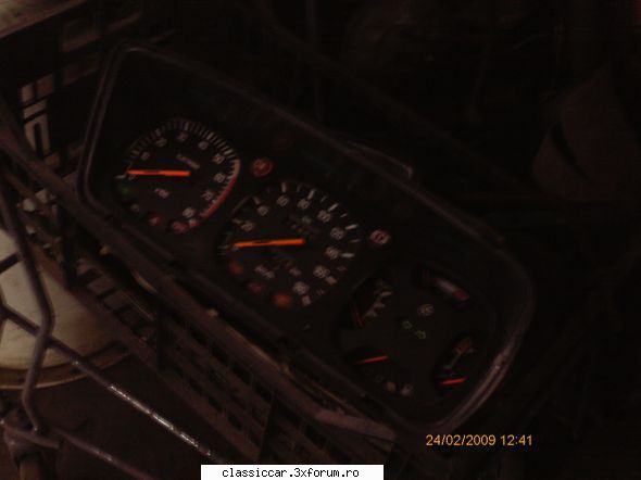 Vand motoare....si altele - Ceasuri dacia,doua intregi si unul dezmembrat 100 - Vanzari  piese si accesorii