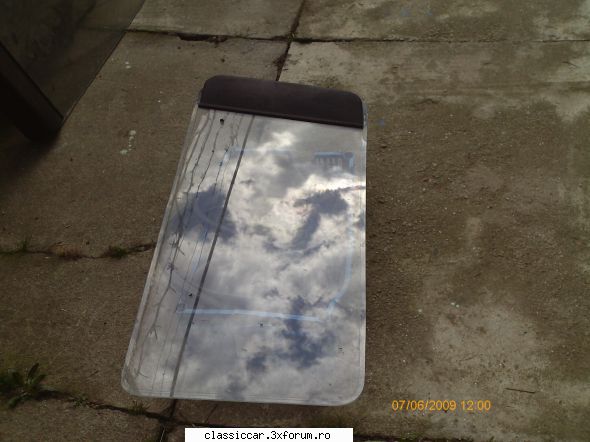 Vand motoare....si altele - Geamuri laterale spate T3 cu aerisire,trebuie - Vanzari  piese si accesorii