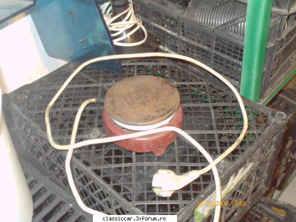 Vand motoare....si altele - plita electrica,nu stiu daca functioneaza,50 lei - Vanzari  piese si accesorii