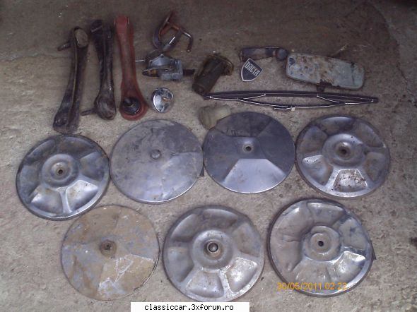 Vand motoare....si altele - pese dacia plus 2 volane si un filtru - Vanzari  piese si accesorii