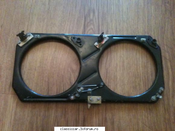 Vand piese - Suport faruri cred ca de aro,nou!40 de lei - Vanzari  piese si accesorii