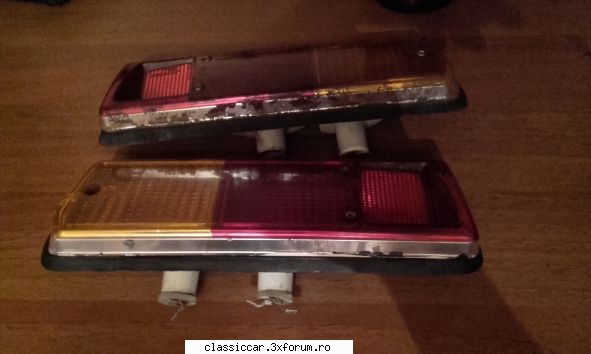 Vand piese - Adaug set stopuri spate franta 120 lei,unul este - Vanzari  piese si accesorii