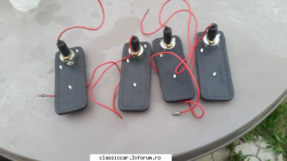 Vand piese Dacia - Vand set de 4 lampi Lucas pentru Dacia 1310 ,cu - Vanzari  piese si accesorii