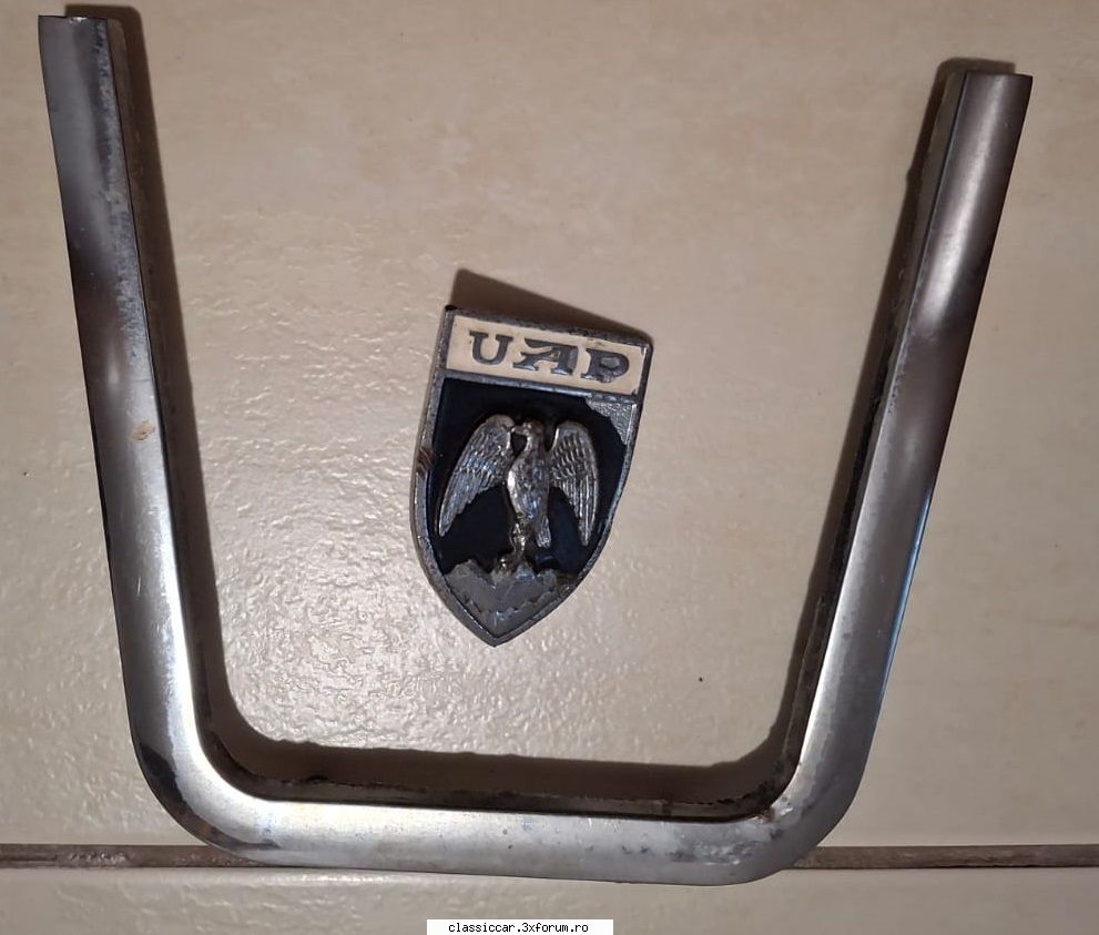 Vand piese Dacia 1300_130_ARO - Ornamente grila D1300 - Vanzari  piese si accesorii