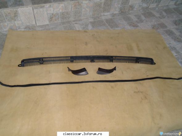 Vand piese Dacia 1300 si altele - grila bord Dacia - 150 lei - Vanzari  piese si accesorii