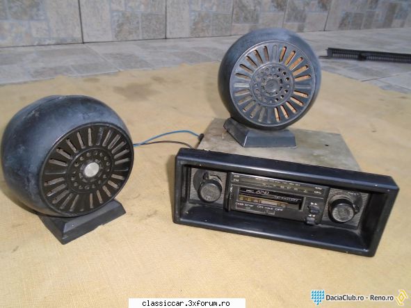 Vand piese Dacia 1300 si altele - radio- cas romanesc + 2 difuzoare romanesti - Vanzari  piese si accesorii