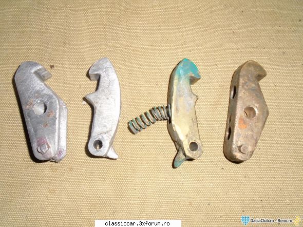 Vand piese Dacia 1300 si altele - set carlige incuietori portbagaj bronz/ - Vanzari  piese si accesorii
