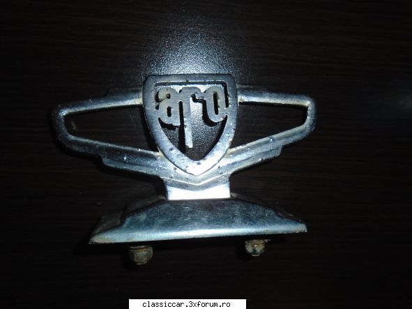 Vand piese Dacia 1300 si altele - stema fata ARO - 50 lei - Vanzari  piese si accesorii