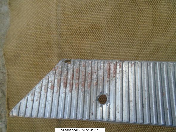 Vand piese Dacia 1300 si altele - un mic defect la cel de la sofer, dar se - Vanzari  piese si accesorii