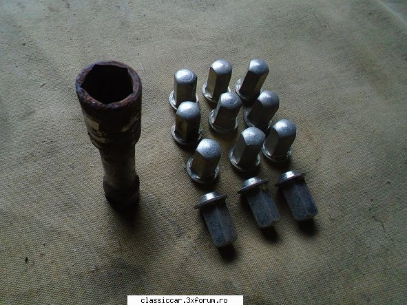 Vand piese Dacia 1300 si altele - piulite antifurt 5 laturi + cheie Dacia lei - Vanzari  piese si accesorii