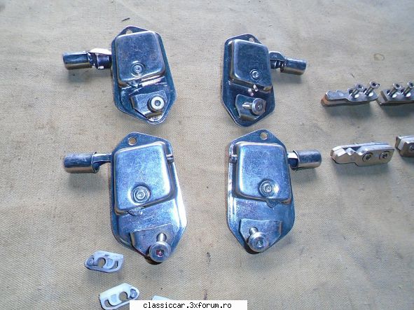 Vand piese Dacia 1300 si altele - necesita butoni pe spate si incuietori fata - Vanzari  piese si accesorii