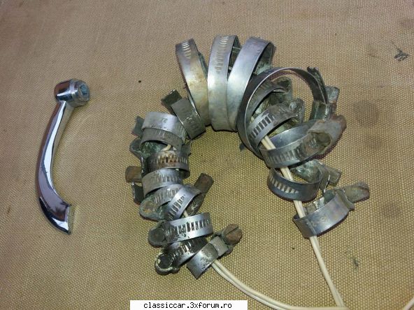 Vand piese Dacia 1300 si altele - set coliere ARO + maner usa spate - 50 lei - Vanzari  piese si accesorii
