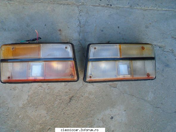 Vand piese Dacia 1300 si altele - lampi Dacia 1310 primul tip - 200 lei ( se - Vanzari  piese si accesorii