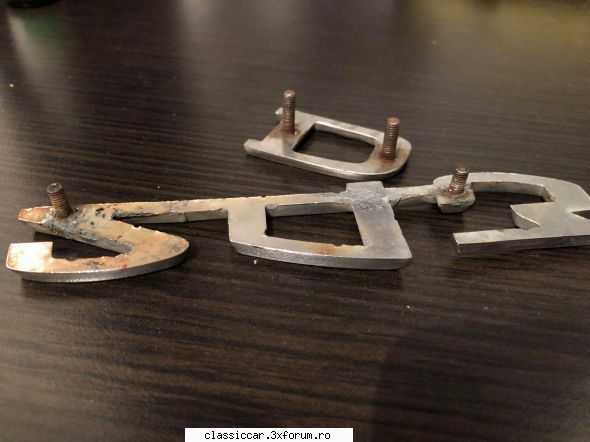 Vand piese Dacia 1300 si altele - picioruse intregi - Vanzari  piese si accesorii