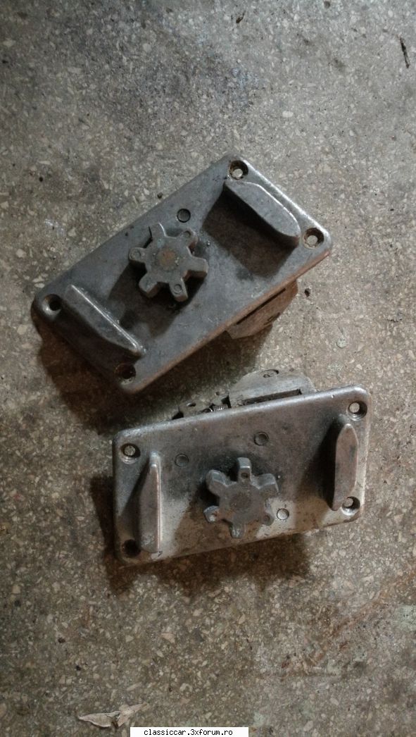 Vand piese Trabant - cremaliera usa dreapta- 50 lei buc - Vanzari  piese si accesorii