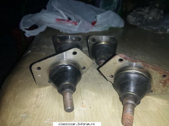 Vand piese dacia noi & sh - Set pivoti uzina nu topoloveni 60 lei 4 buc - Vanzari  piese si accesorii