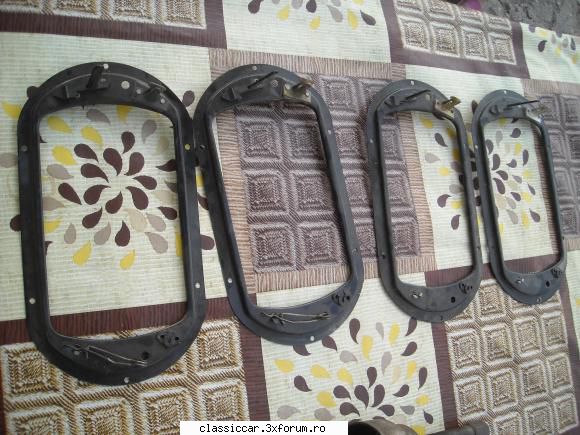 Vand piese dacia - Rame faruri- 40 lei perechea - Vanzari  piese si accesorii