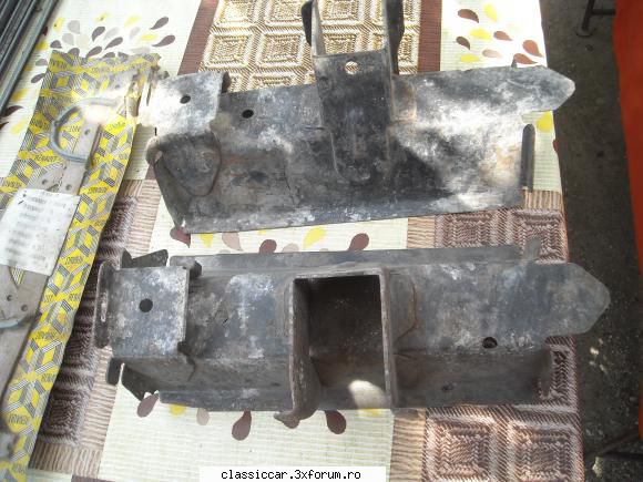 Vand piese dacia - semilonjeroane spate- 150 lei amandoua - Vanzari  piese si accesorii