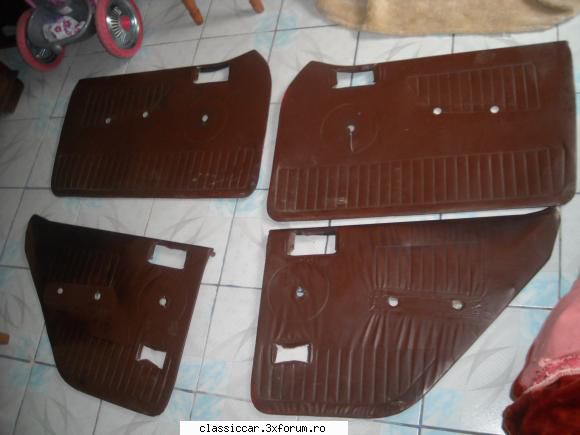 Vand piese dacia - 4 capitonaje usi+ accesorii(manere,scrumiere) - Vanzari  piese si accesorii