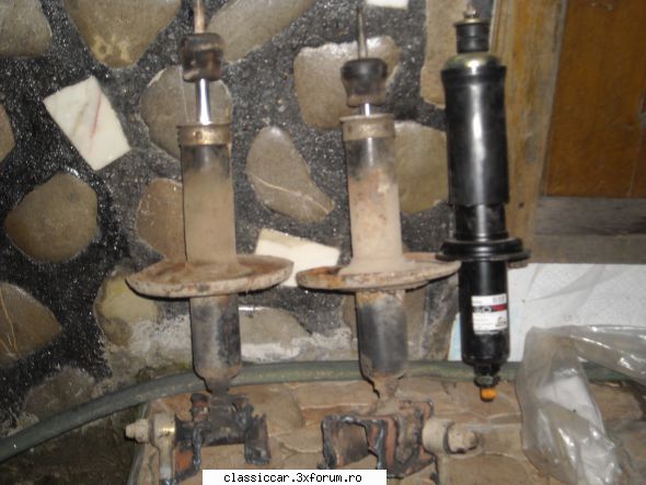 Vand piese dacia - Amortizoarele fata sunt originale ale masinii - Vanzari  piese si accesorii