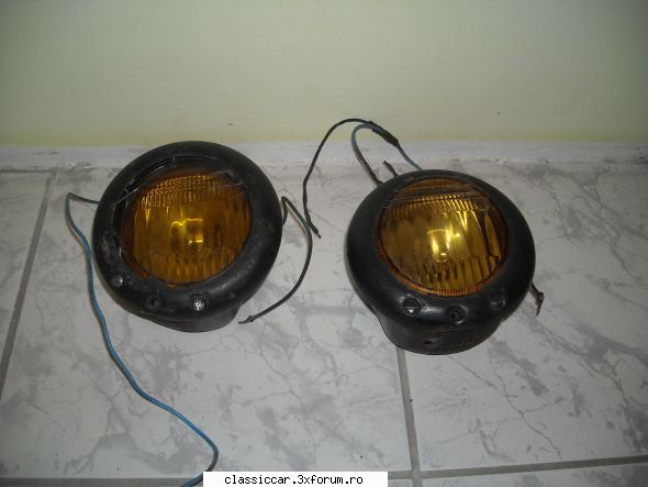 Vand piese dacia - Mai adaug 2 proiectoare- 30 lei amandoua - Vanzari  piese si accesorii