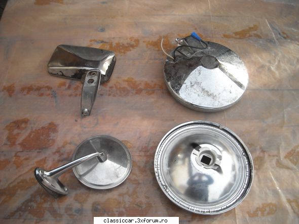 Vand piese dacia - 2 oglinzi, 2 proiectoare- 50 lei toate. sau - Vanzari  piese si accesorii