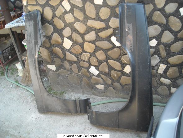 Vand piese dacia - Mai adaug 2 aripi noi de renault 9-11, pret 100 - Vanzari  piese si accesorii