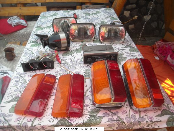 Vand piese dacia - Mai adaug: radiocasetofon auto- 70 lei radio - Vanzari  piese si accesorii