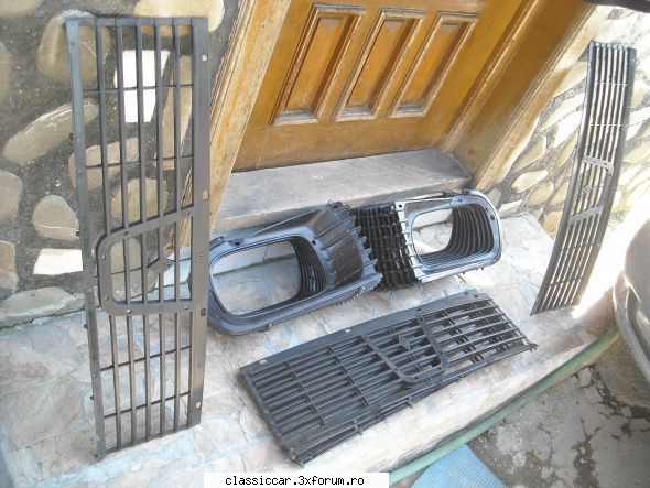 Vand piese dacia - Masca+ochelari stg.,dr.- 30 lei setul complet - Vanzari  piese si accesorii