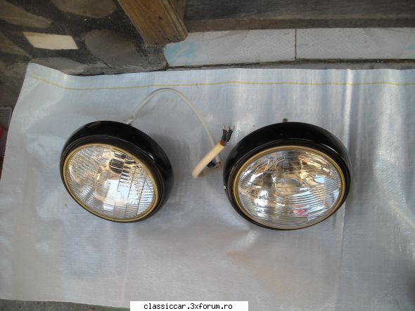 Vand piese dacia - faruri rusesti- 150 lei amandoua - Vanzari  piese si accesorii
