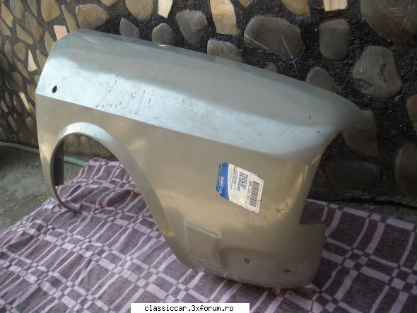 Vand piese dacia - Mai adaug urmatoarele piese NOI: aripa fata- 130 - Vanzari  piese si accesorii