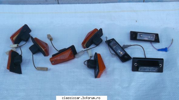 Vand piese dacia - lampile albe sunt 10 lei buc - Vanzari  piese si accesorii