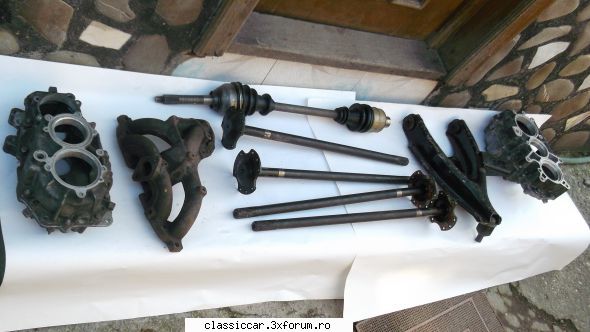 Vand piese dacia - Piese NOI de aro 10: carcasa reductor- 50 lei - Vanzari  piese si accesorii