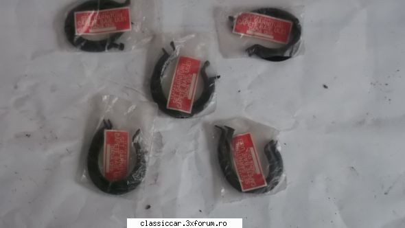 Vand piese dacia - garnituri(semiluni) baie ulei- 5 lei setul - Vanzari  piese si accesorii