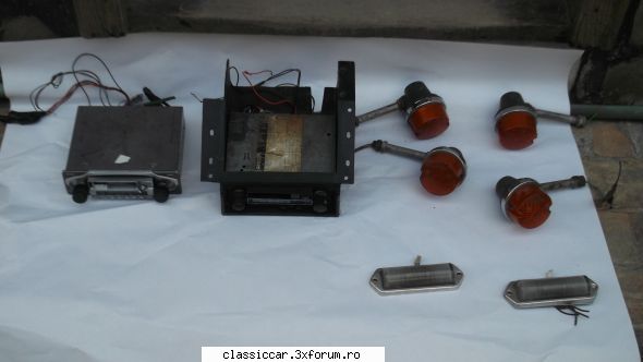 Vand piese dacia - 2 radiocasetofoane perfect functionale- 70 lei - Vanzari  piese si accesorii
