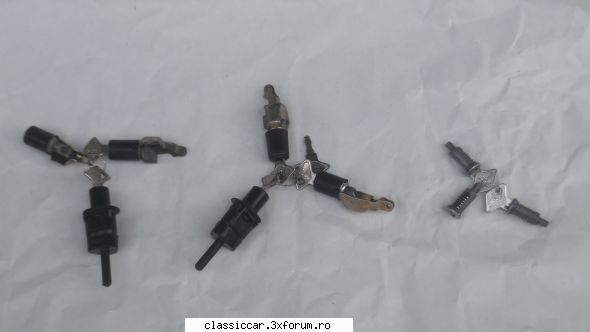 Vand piese dacia - Mai adaug urmatoarele piese NOI: set butuci usi - Vanzari  piese si accesorii