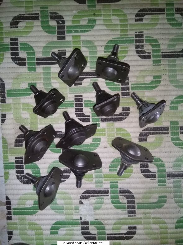 Vand piese dacia - 10 povoti- 150 lei toti - Vanzari  piese si accesorii