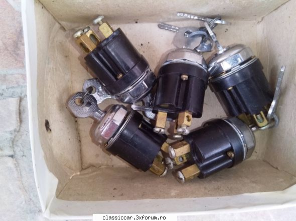 Vand piese dacia - Contactele sunt noi, originale,cu două chei - Vanzari  piese si accesorii