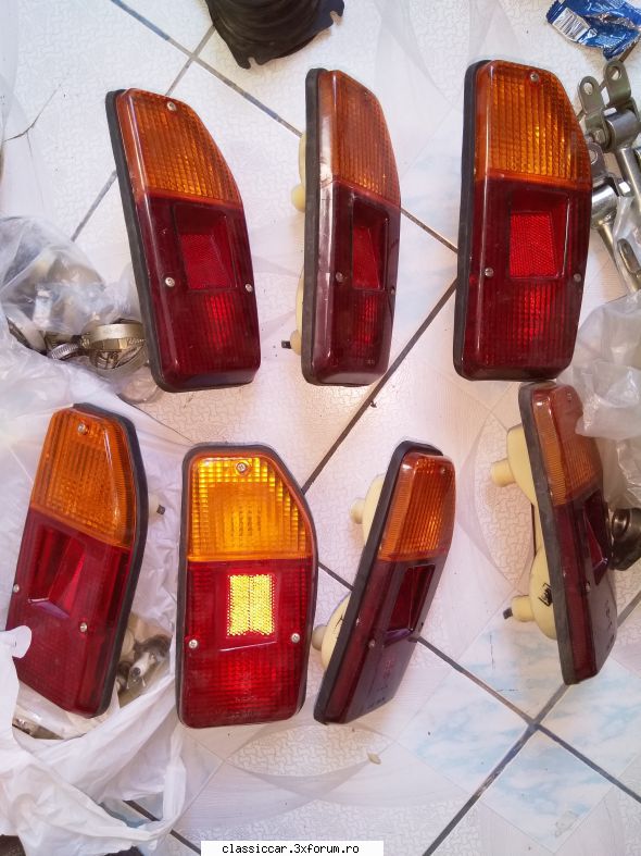 Vand piese dacia - Lampi Elba de dreapta de dacia break- 30 lei - Vanzari  piese si accesorii
