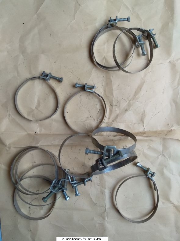 Vand piese dacia - Coliere carburator- 2 bucăți la 5 lei - Vanzari  piese si accesorii
