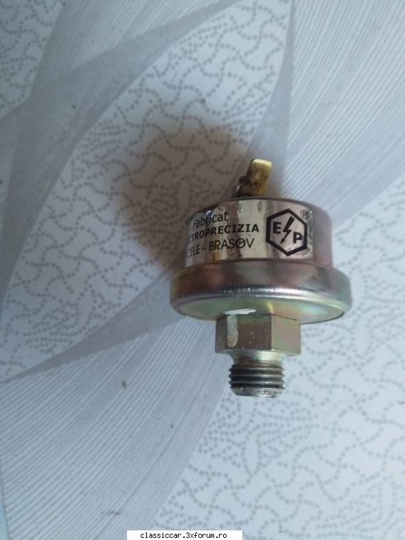 Vand piese dacia - Piese NOI: Sonda(bulb) e/p- 20 lei Buton - Vanzari  piese si accesorii