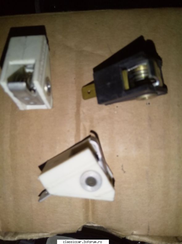 Vand piese dacia - Butoane noi de fr�nă de mana- 3 - Vanzari  piese si accesorii
