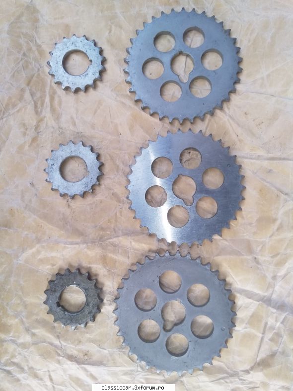 Vand piese dacia - Pinion mic+pinion mare- 30 lei am�ndouă - Vanzari  piese si accesorii